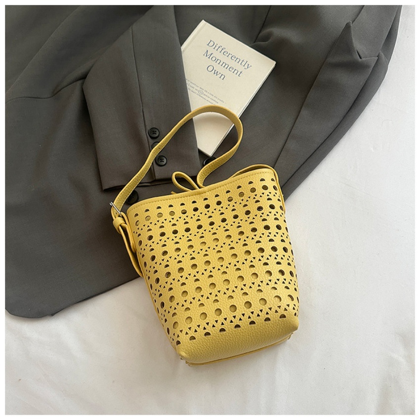 Women'S Kipling Bags - 夏に人気の女性用中空デザインビッグバッグ2026新作おしゃれなソフトレザー通勤バケットバッグ、シンプルな質感の脇下バッグ