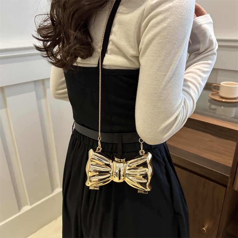 高級ファッションメタルミニハンドバッグ、ボウクラスプ付き、遊 - Women Bags On Sale のレビューと価格